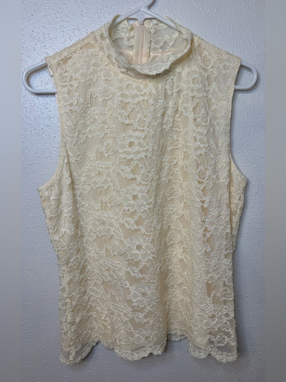 Coldwater Creek Cream Lace Sleeveless Mock Neck Camisole